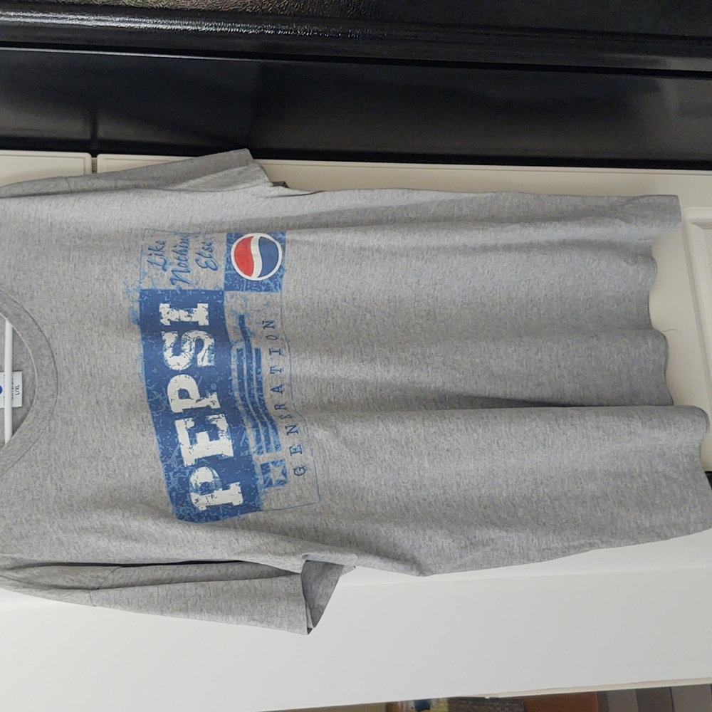 Men's L/XL Pepsi short sleeve tee shirt